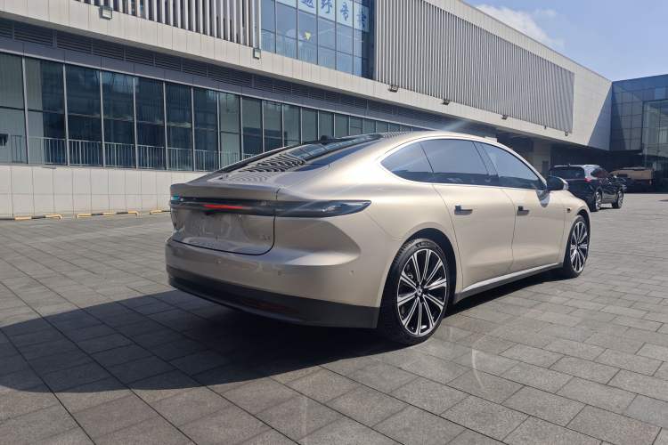 Used Nio ET7 2024 100kWh Executive Signature Edition Exterior 6