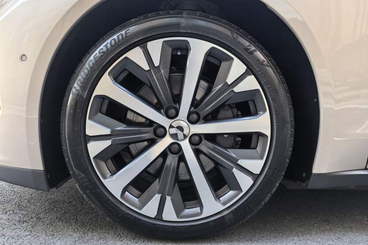 Used Nio ET7 2024 75 kWh Executive Edition Exterior 7