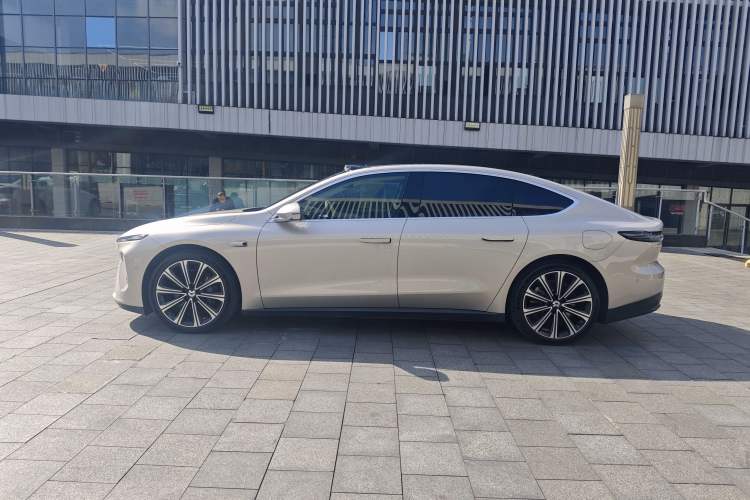 Used Nio ET7 2024 100kWh Executive Signature Edition Exterior 9