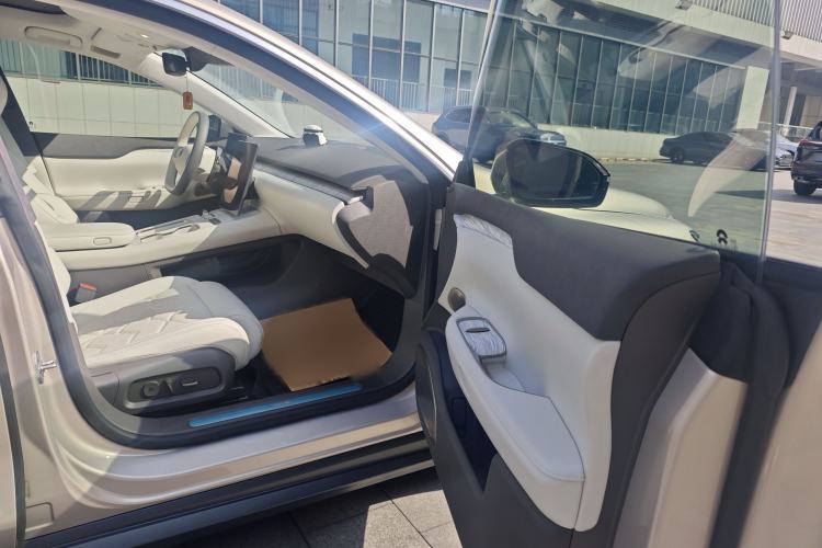 Used Nio ET7 2024 100kWh Executive Signature Edition Interior 1