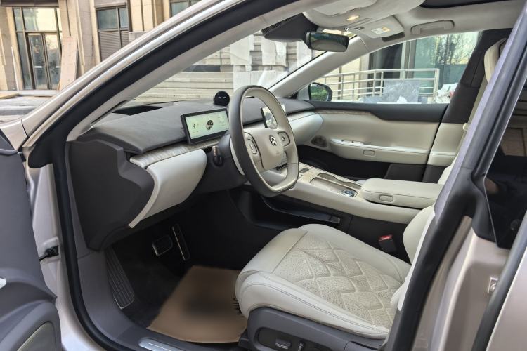 Used Nio ET7 2024 75 kWh Executive Edition Interior 1