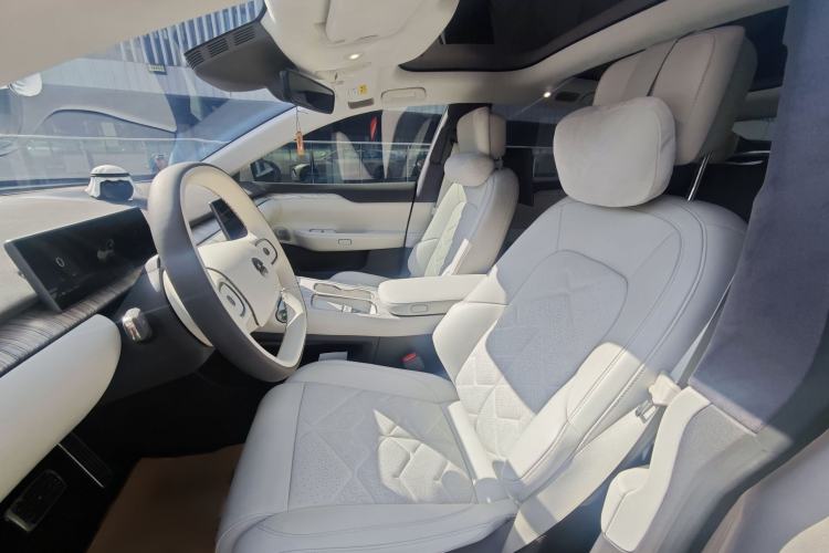 Used Nio ET7 2024 100kWh Executive Signature Edition Interior 8