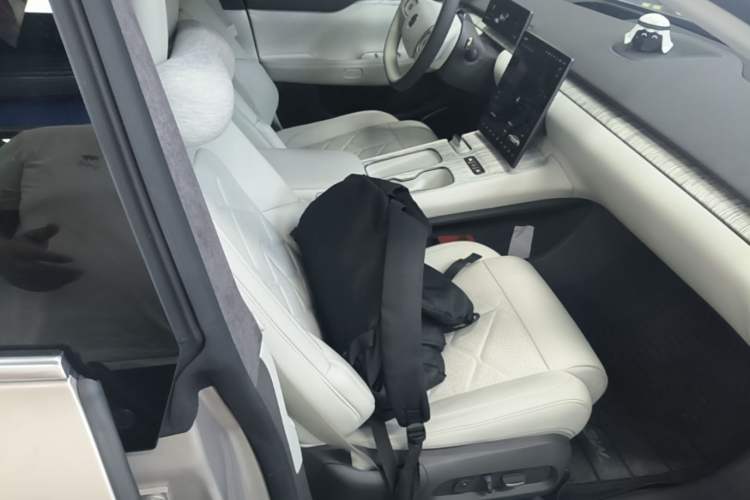 Used Nio ET7 2024 100kWh Executive Signature Edition Right Front Seat