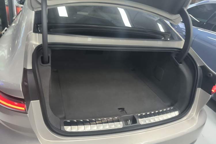 Used Nio ET7 2024 100kWh Executive Signature Edition Trunk
