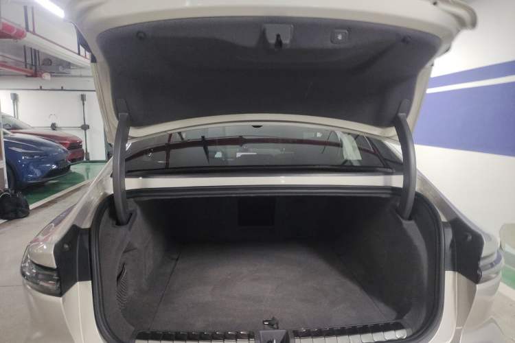 Used Nio ET7 2024 75 kWh Executive Edition Trunk