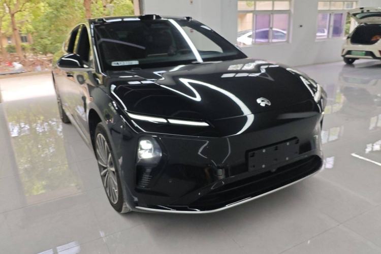 Used Nio ET9 2025 100 kWh Front Right 45 Deg