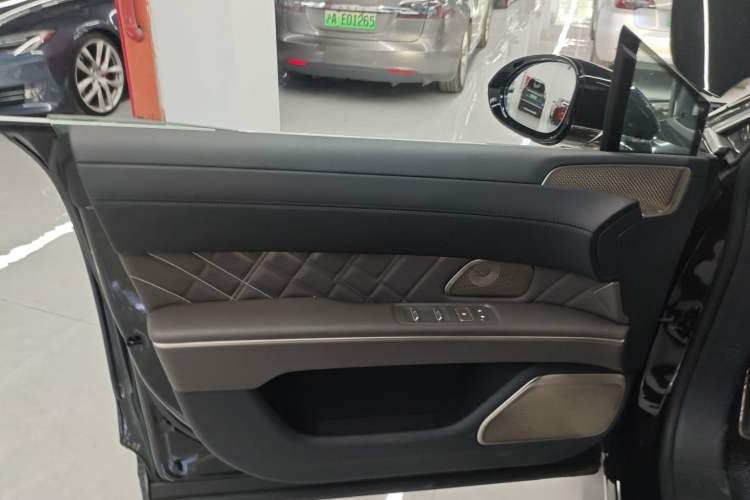 Used Nio ET9 2025 100 kWh Left Front Door Interior