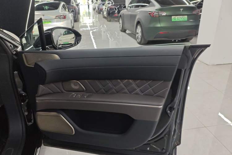 Used Nio ET9 2025 100 kWh Right Front Door Interior