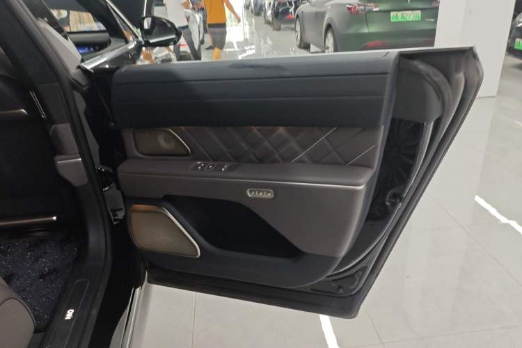 Used Nio ET9 2025 100 kWh Right Rear Door Interior