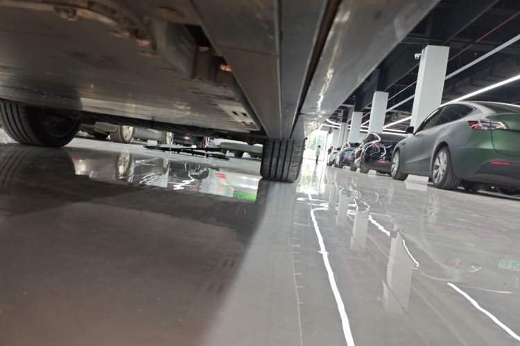 Used Nio ET9 2025 100 kWh Right Side Sill