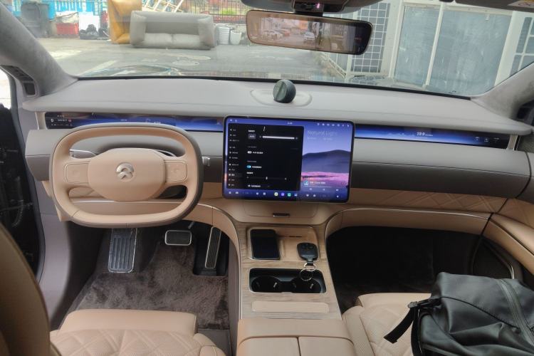 Used Nio ET9 2025 100kWh Signature Edition Center Console