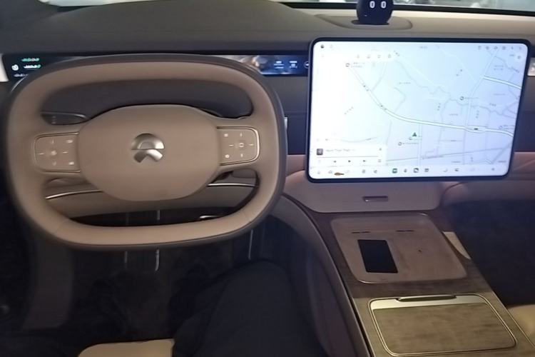 Used Nio ET9 2025 100kWh Signature Edition Center Console