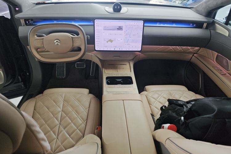 Used Nio ET9 2025 100 kWh Center Console