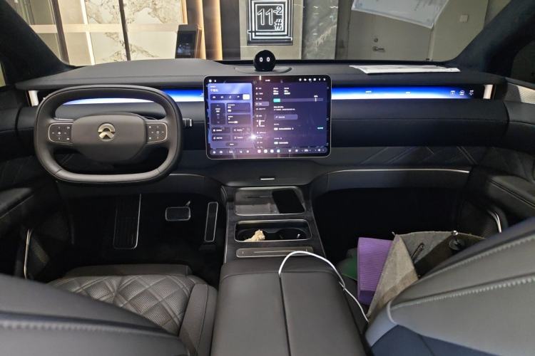 Used Nio ET9 2025 100kWh Signature Edition Center Console