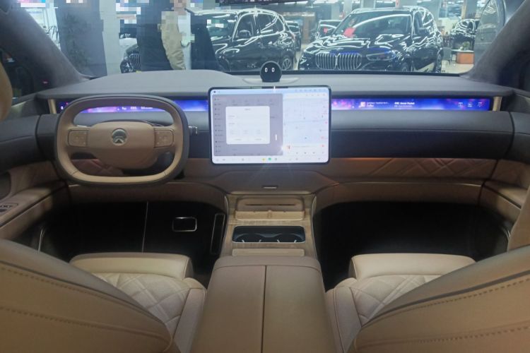 Used Nio ET9 2025 100kWh Signature Edition Center Console