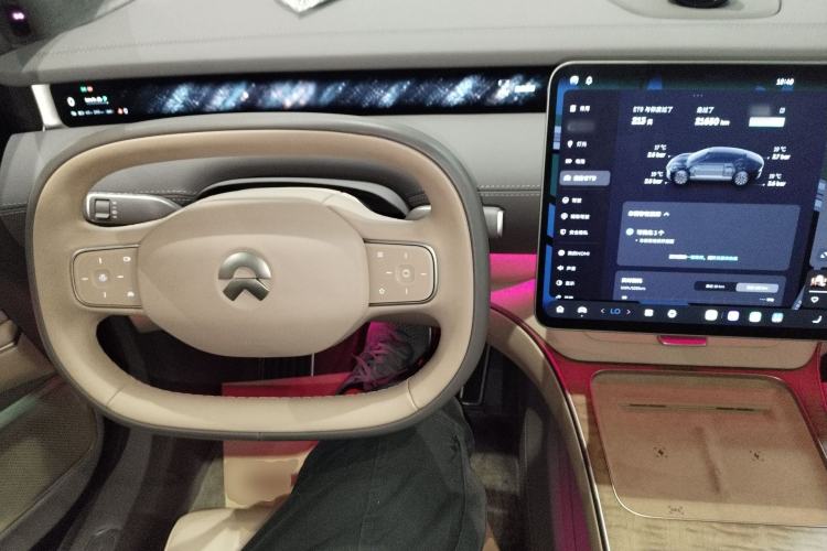 Used Nio ET9 2025 100kWh Signature Edition Center Console