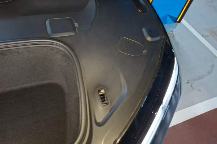 Used Nio ET9 2025 100kWh Signature Edition Engine Bay Left