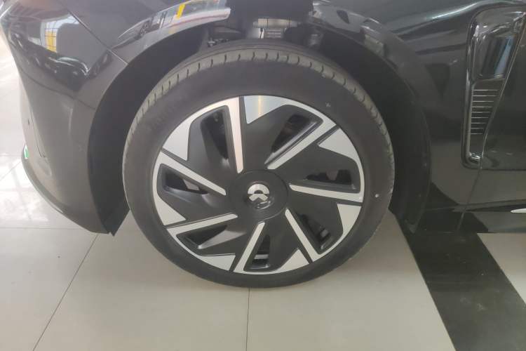 Used Nio ET9 2025 100 kWh Exterior 1
