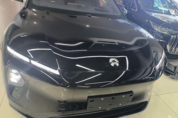 Used Nio ET9 2025 100 kWh Exterior 1