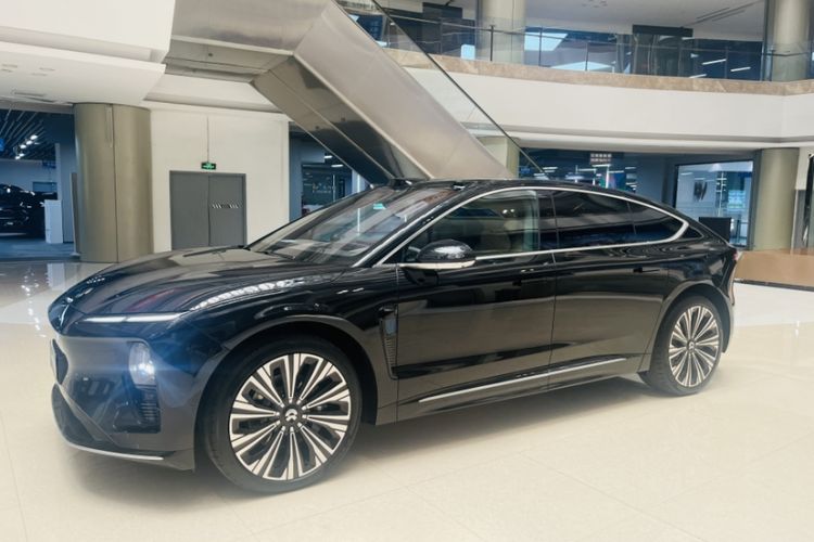 Used Nio ET9 2025 100 kWh Exterior 1