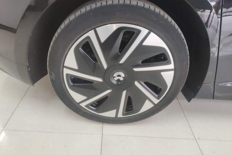 Used Nio ET9 2025 100 kWh Exterior 2