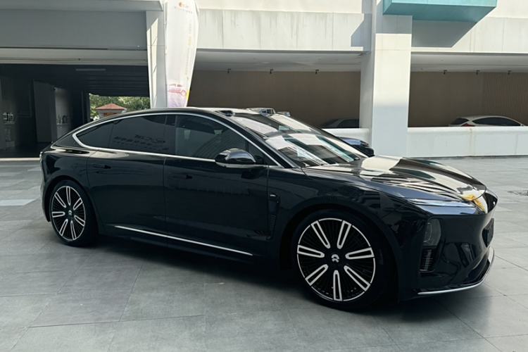 Used Nio ET9 2025 100 kWh Exterior 2