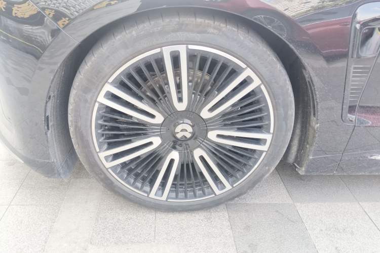 Used Nio ET9 2025 100 kWh Exterior 4
