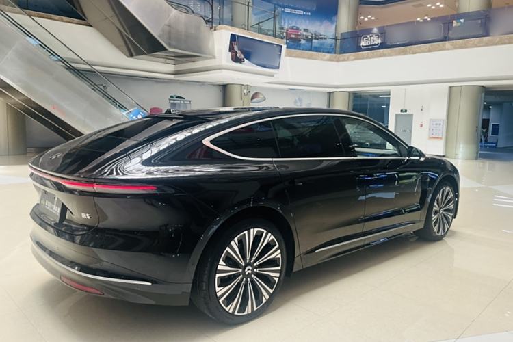 Used Nio ET9 2025 100 kWh Exterior 5
