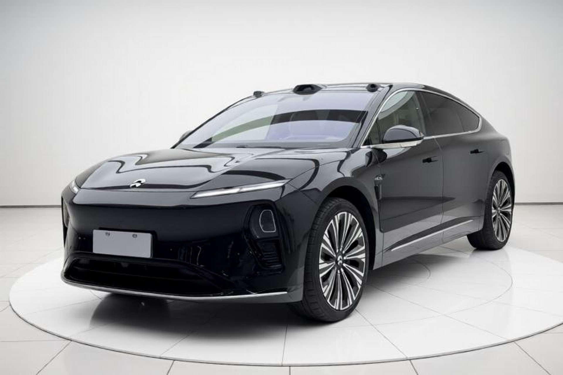 Used Nio ET9 2025 100kWh Signature Edition Front Left 45 Deg