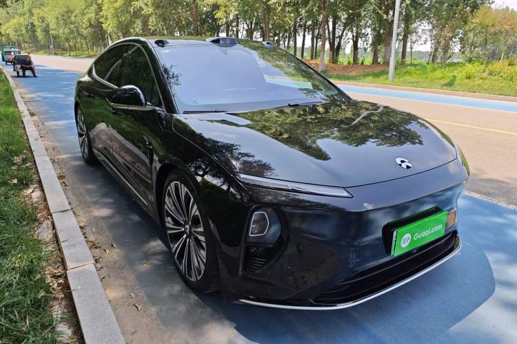 Used Nio ET9 2025 100 kWh Front Right 45 Deg