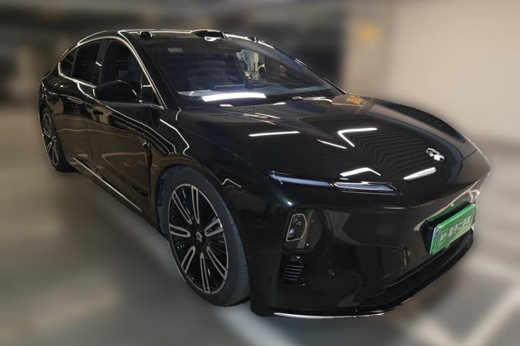 Used Nio ET9 2025 100kWh Signature Edition Front Right 45 Deg