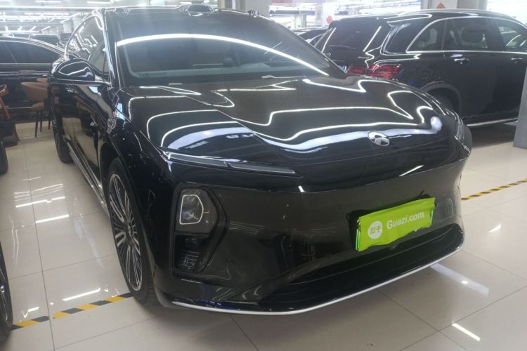 Used Nio ET9 2025 100kWh Signature Edition Front Right 45 Deg