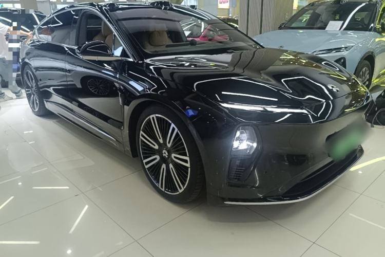 Used Nio ET9 2025 100kWh Signature Edition Front Right 45 Deg