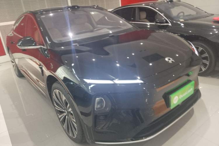 Used Nio ET9 2025 100kWh Signature Edition Front Right 45 Deg