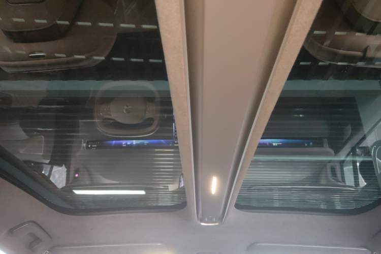 Used Nio ET9 2025 100kWh Signature Edition Headliner