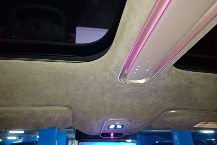 Used Nio ET9 2025 100kWh Signature Edition Headliner