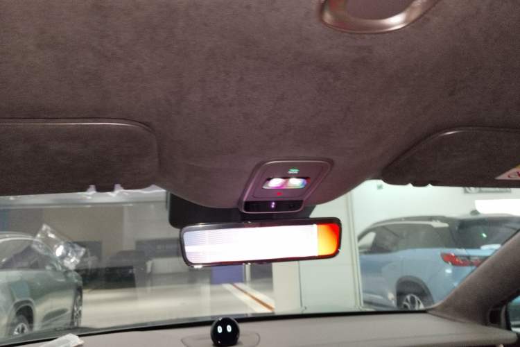 Used Nio ET9 2025 100kWh Signature Edition Headliner