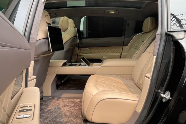 Used Nio ET9 2025 100kWh Signature Edition Interior 1