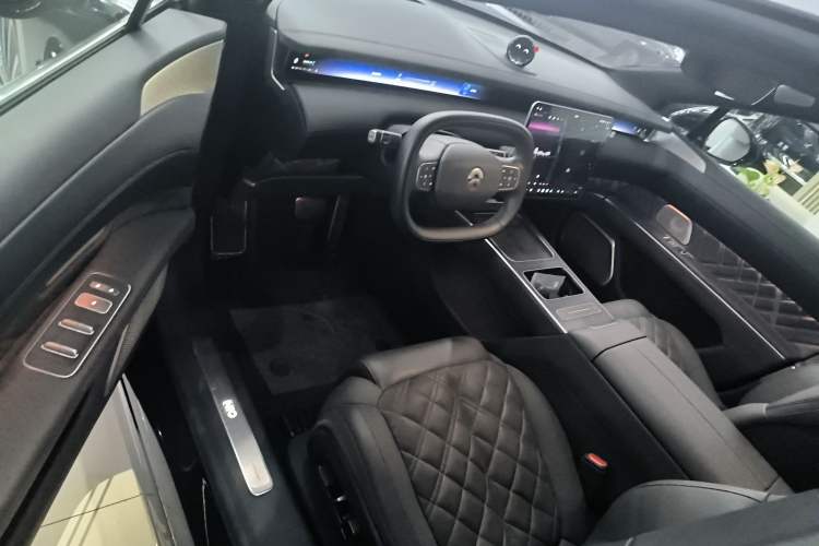 Used Nio ET9 2025 100 kWh Interior 3