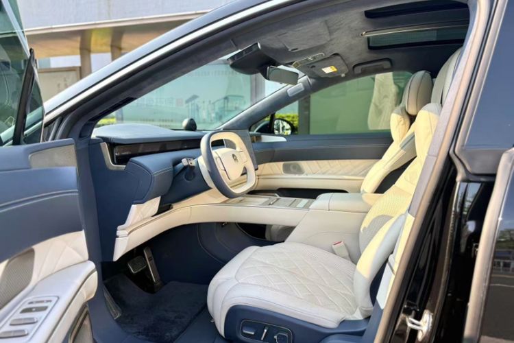 Used Nio ET9 2025 100kWh Signature Edition Interior 4