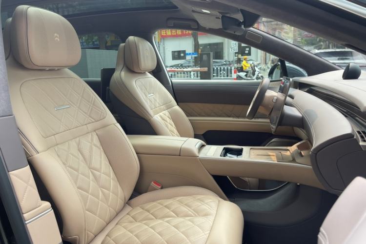 Used Nio ET9 2025 100kWh Signature Edition Interior 4