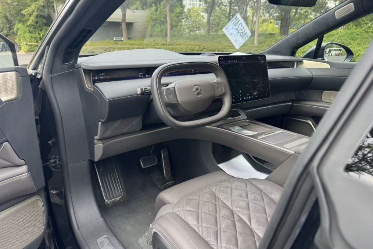 Used Nio ET9 2025 100 kWh Interior 4