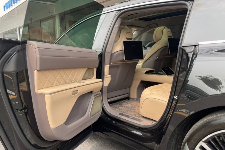 Used Nio ET9 2025 100kWh Signature Edition Interior 9