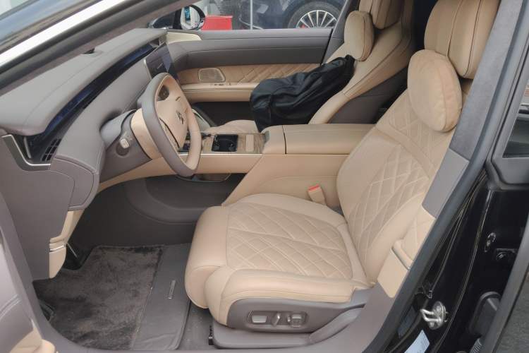 Used Nio ET9 2025 100kWh Signature Edition Left Front Seat