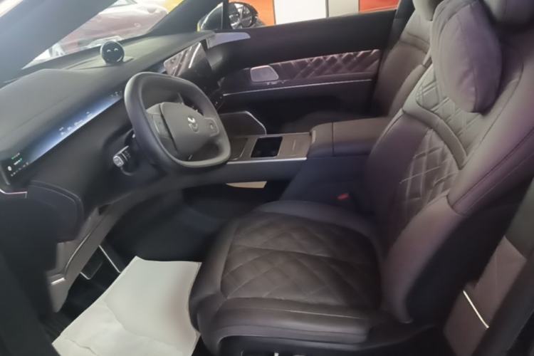 Used Nio ET9 2025 100 kWh Left Front Seat