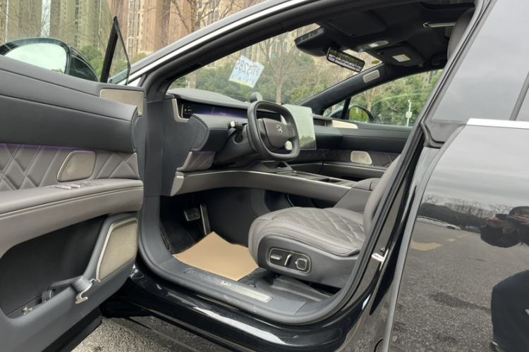 Used Nio ET9 2025 100 kWh Left Front Seat