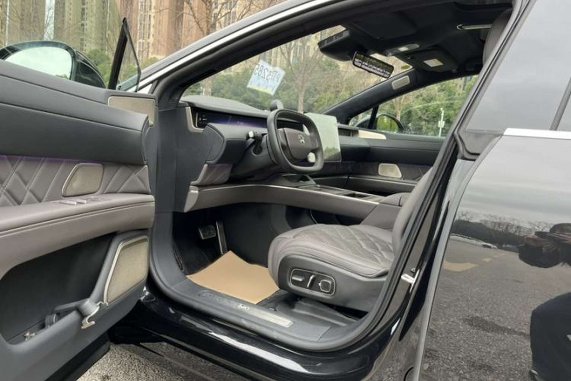 Used Nio ET9 2025 100 kWh Left Front Seat