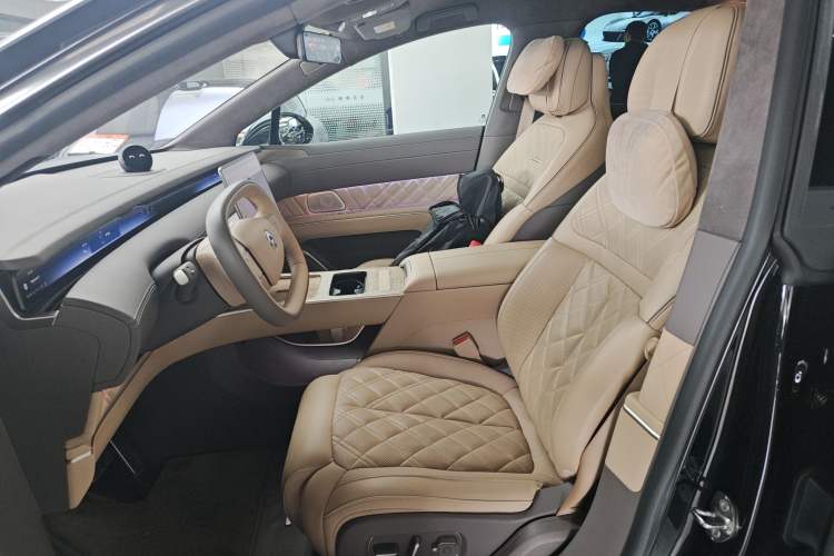 Used Nio ET9 2025 100 kWh Left Front Seat