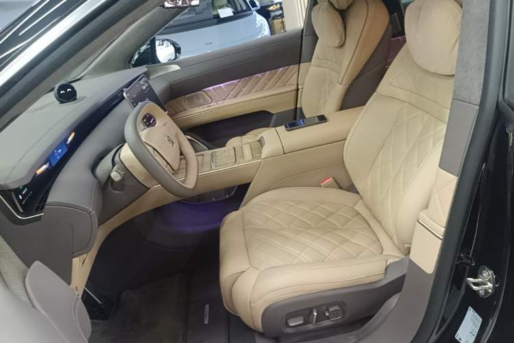 Used Nio ET9 2025 100kWh Signature Edition Left Front Seat