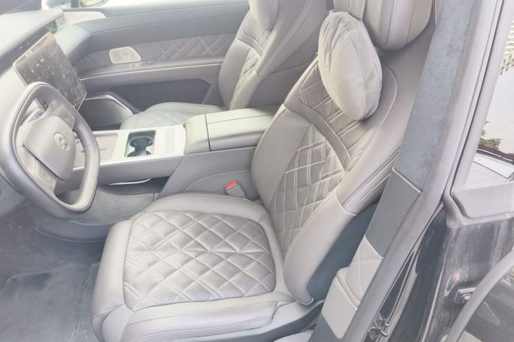 Used Nio ET9 2025 100 kWh Left Front Seat
